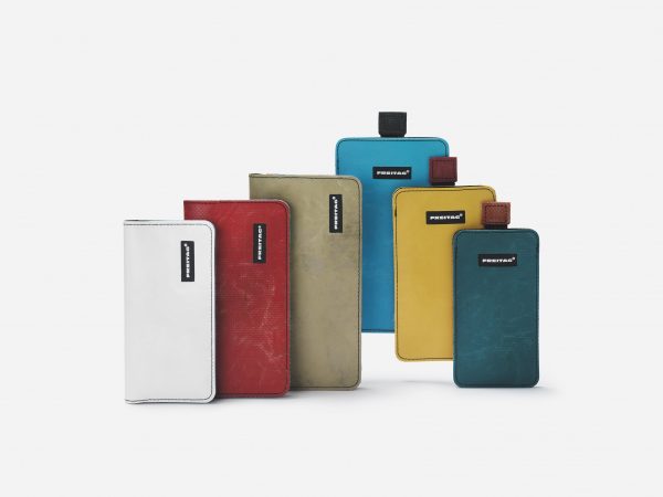 CASES & SLEEVES